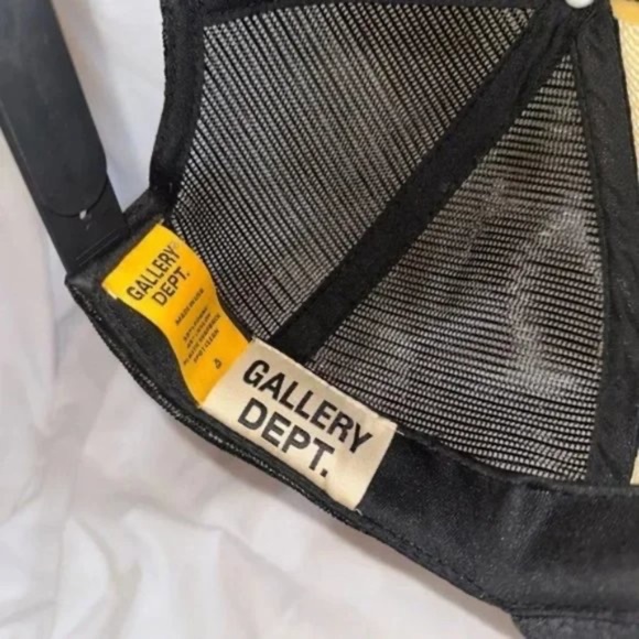 Gallery dept snap back - Picture 4 of 5